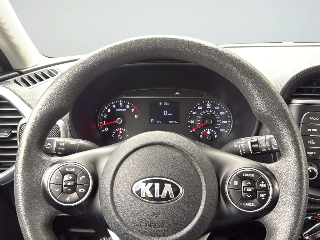 Used 2021 Black Kia S image 18