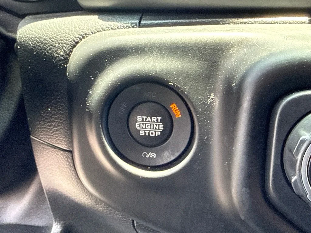 Used 2021  Jeep Unlimited Willys image 27