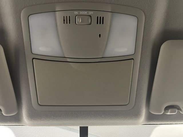 Used 2015 Red Nissan S image 29