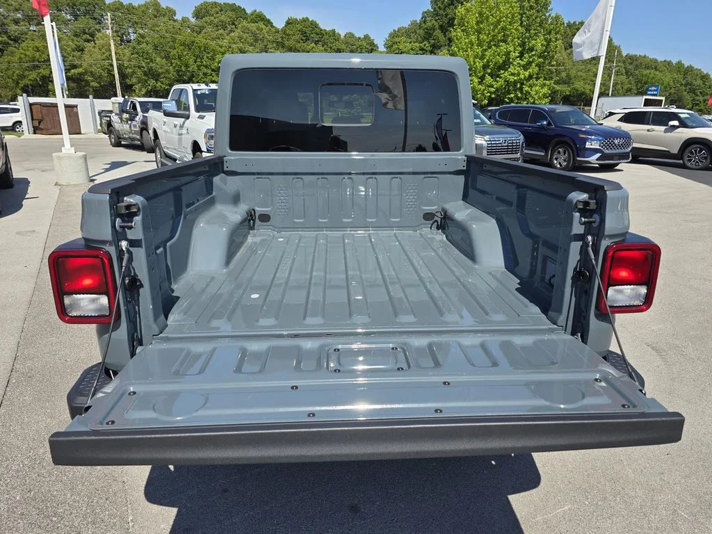 Used 2025 Anvil Clearcoat Jeep Nighthawk image 18