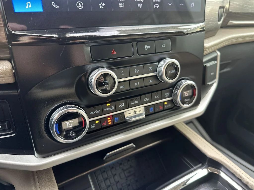 Used 2023 White Ford Limited image 19