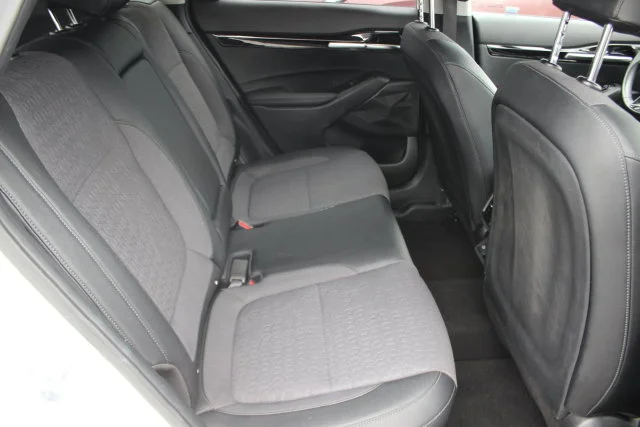 Used 2024 White Kia S image 31
