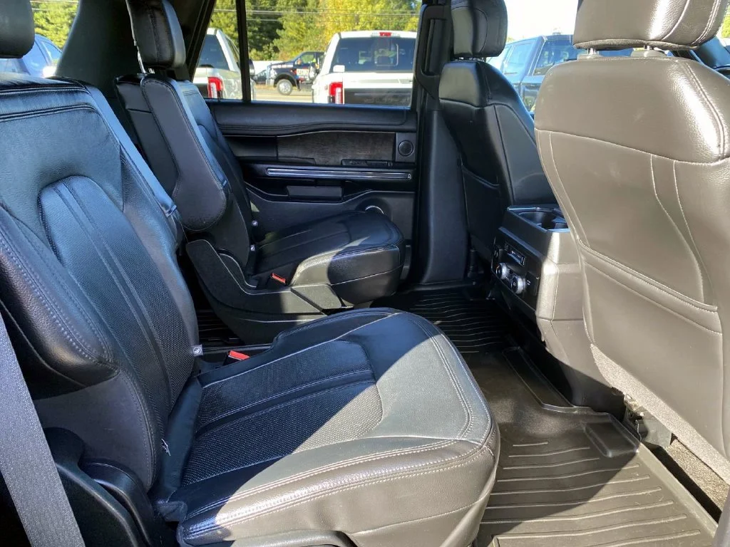 Used 2018 Shadow Black Ford Limited image 27