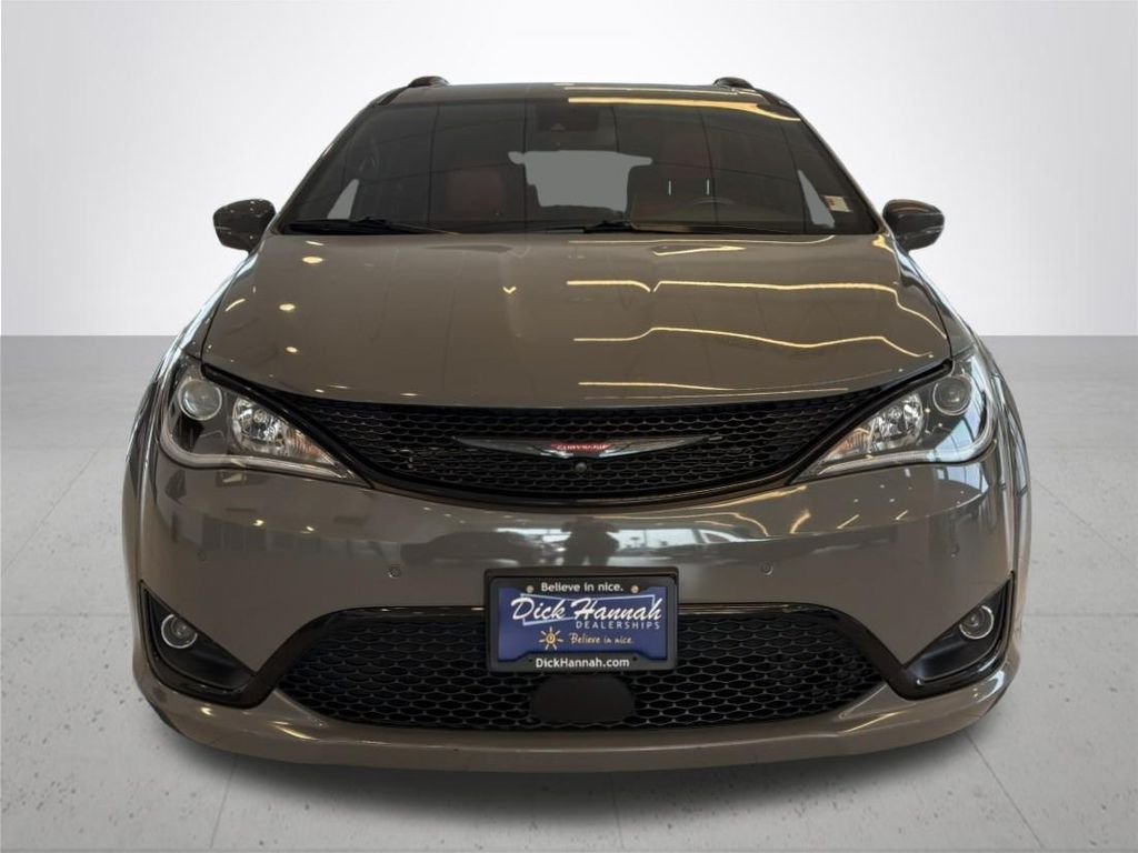 Used 2020 White Chrysler Limited image 3