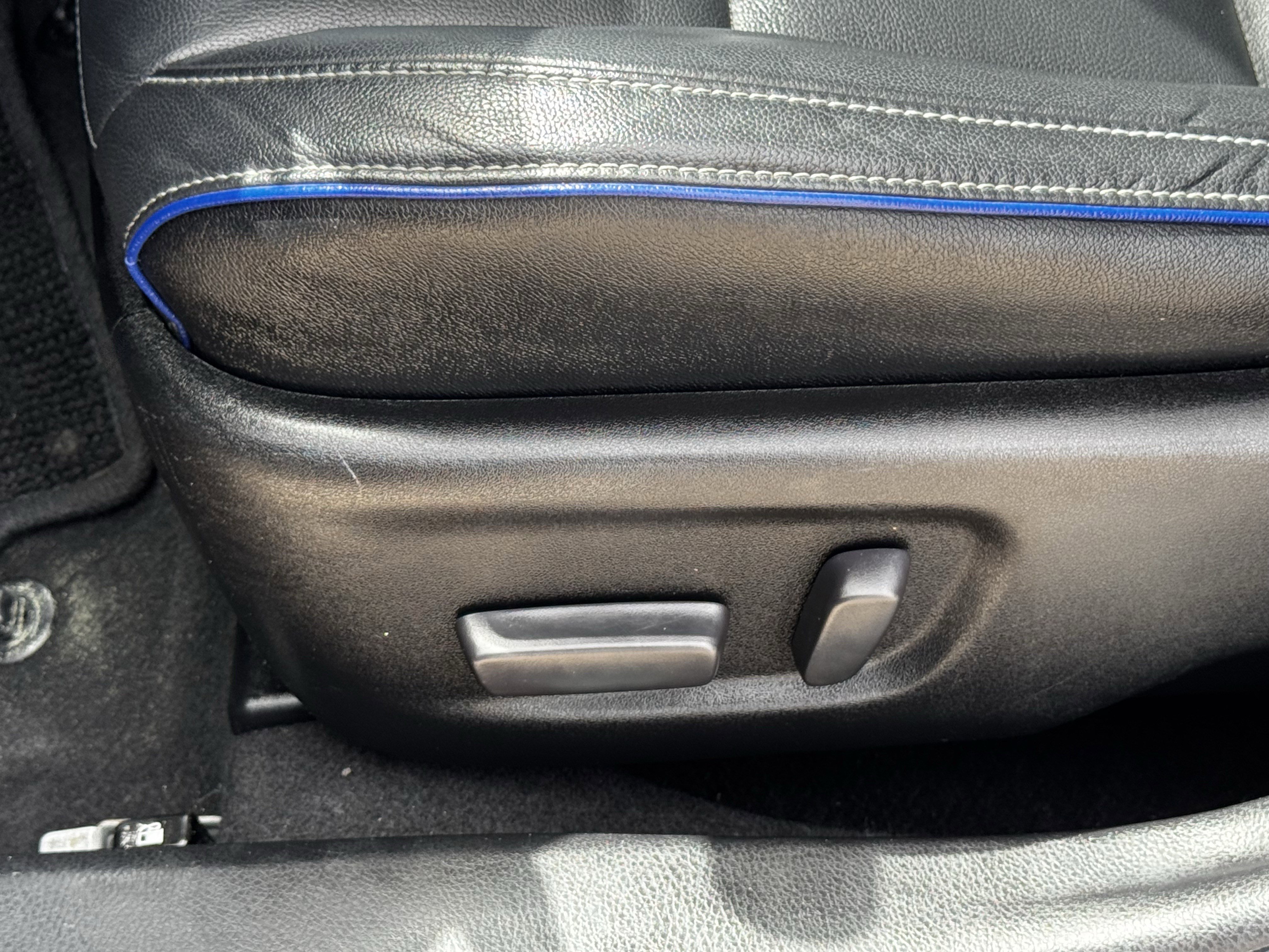 Used 2019 Black Sand Pearl Toyota L image 28