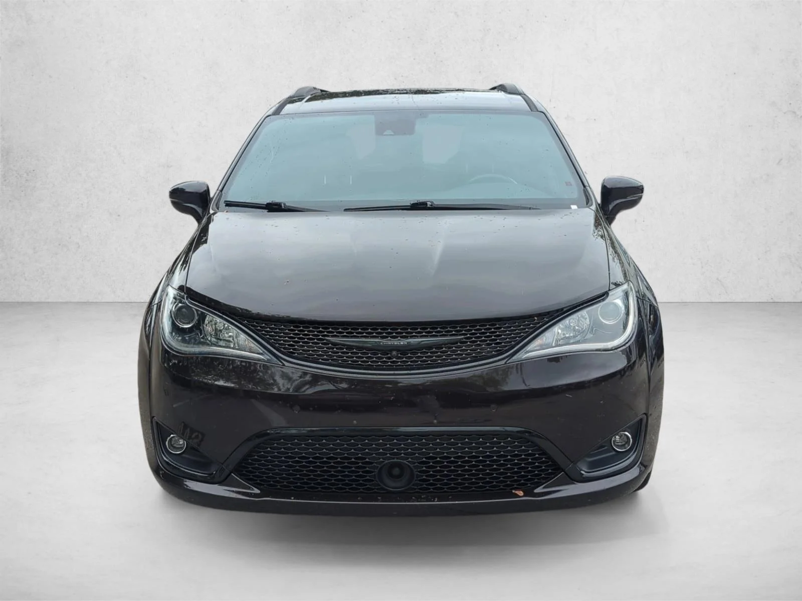 Used 2019 Dark Cordovan Pearlcoat Chrysler Limited image 2