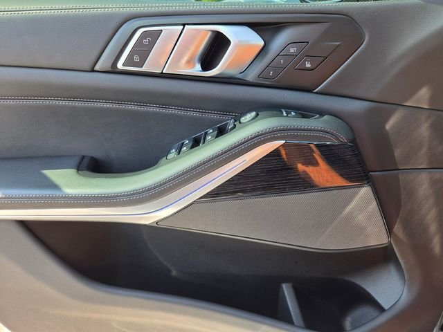 Used 2024 Gray BMW xDrive40i image 29
