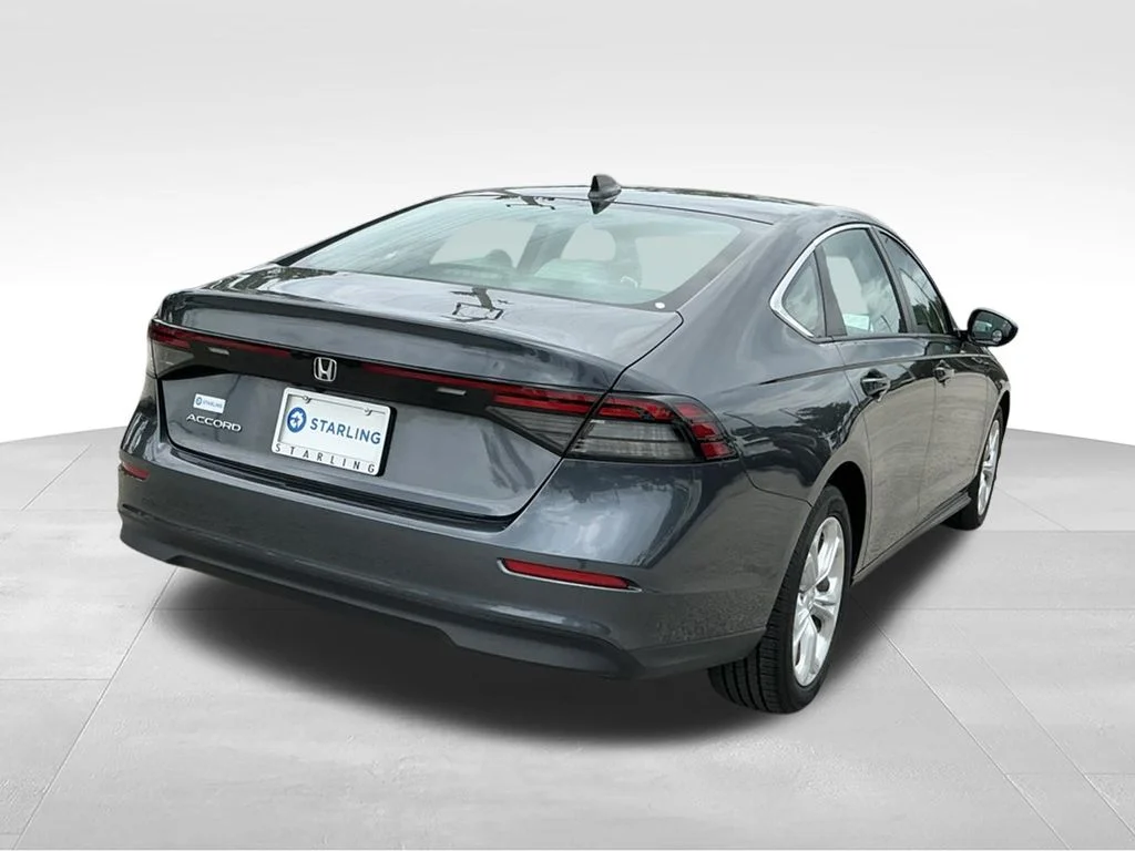 Used 2024  Honda LX image 8