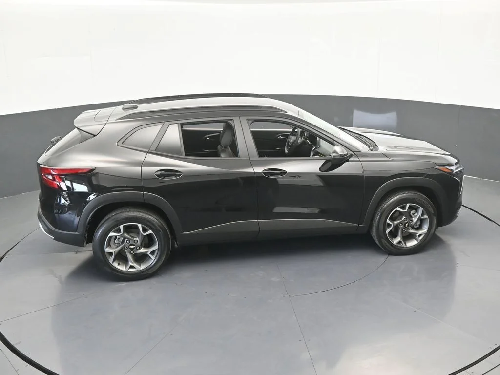 Used 2025 Mosaic Black Metallic Chevrolet LT image 48