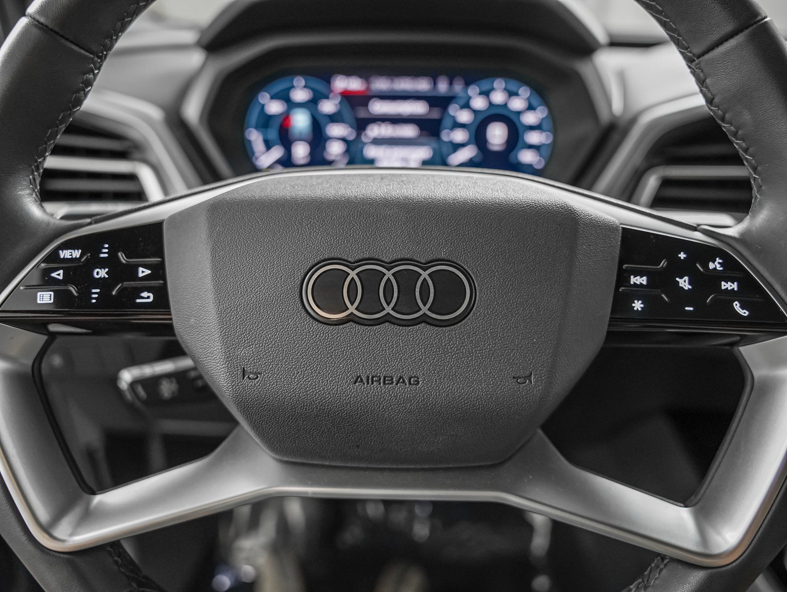 Used 2025 Navarra Blue Audi Premium image 11
