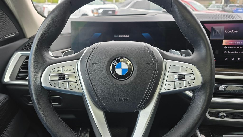 Used 2024 Black Sapphire Metallic BMW xDrive40i image 27