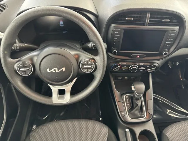 Used 2025  Kia LX image 24