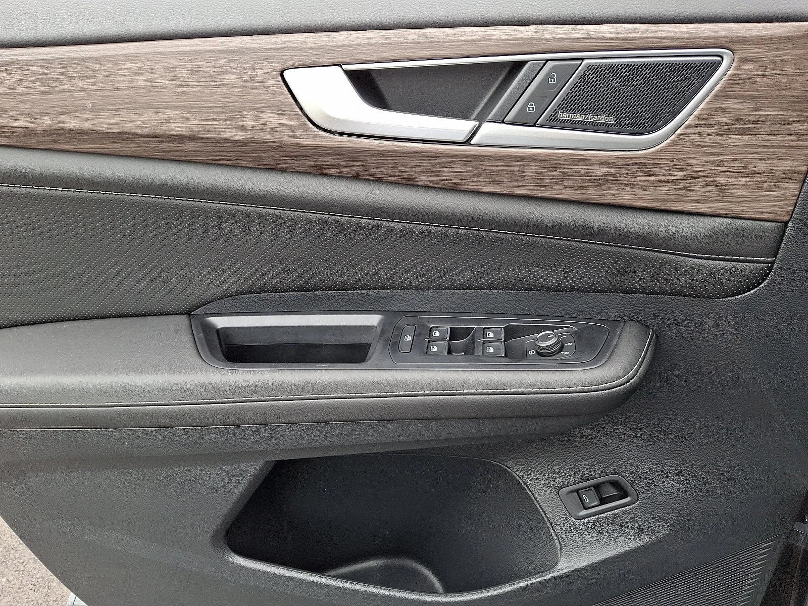New 2026 Pure Gray Volkswagen 2.0T SEL Premium R-Line image 8