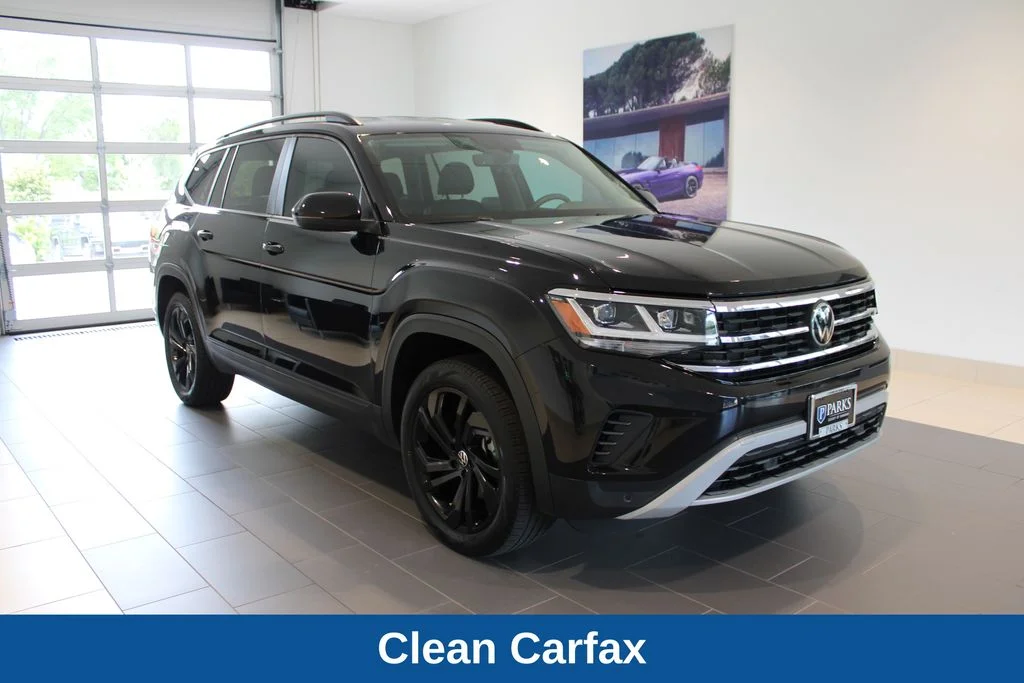 Used 2023  Volkswagen 2.0T SE w/Technology image 2