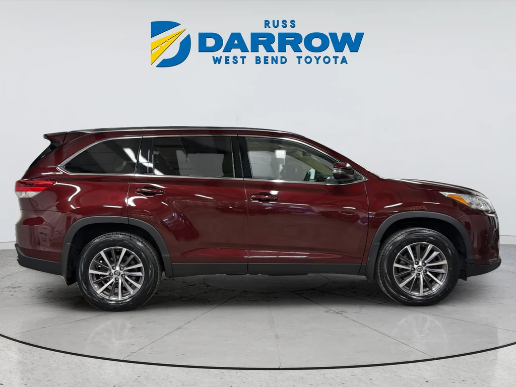 Used 2019 Red Toyota XLE image 5