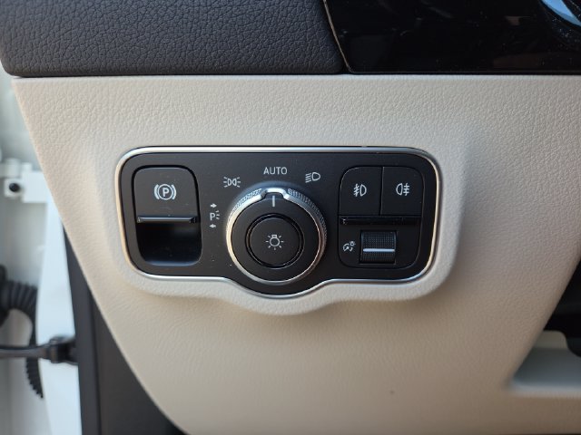 Used 2023 White Mercedes-Benz GLA 250 image 18