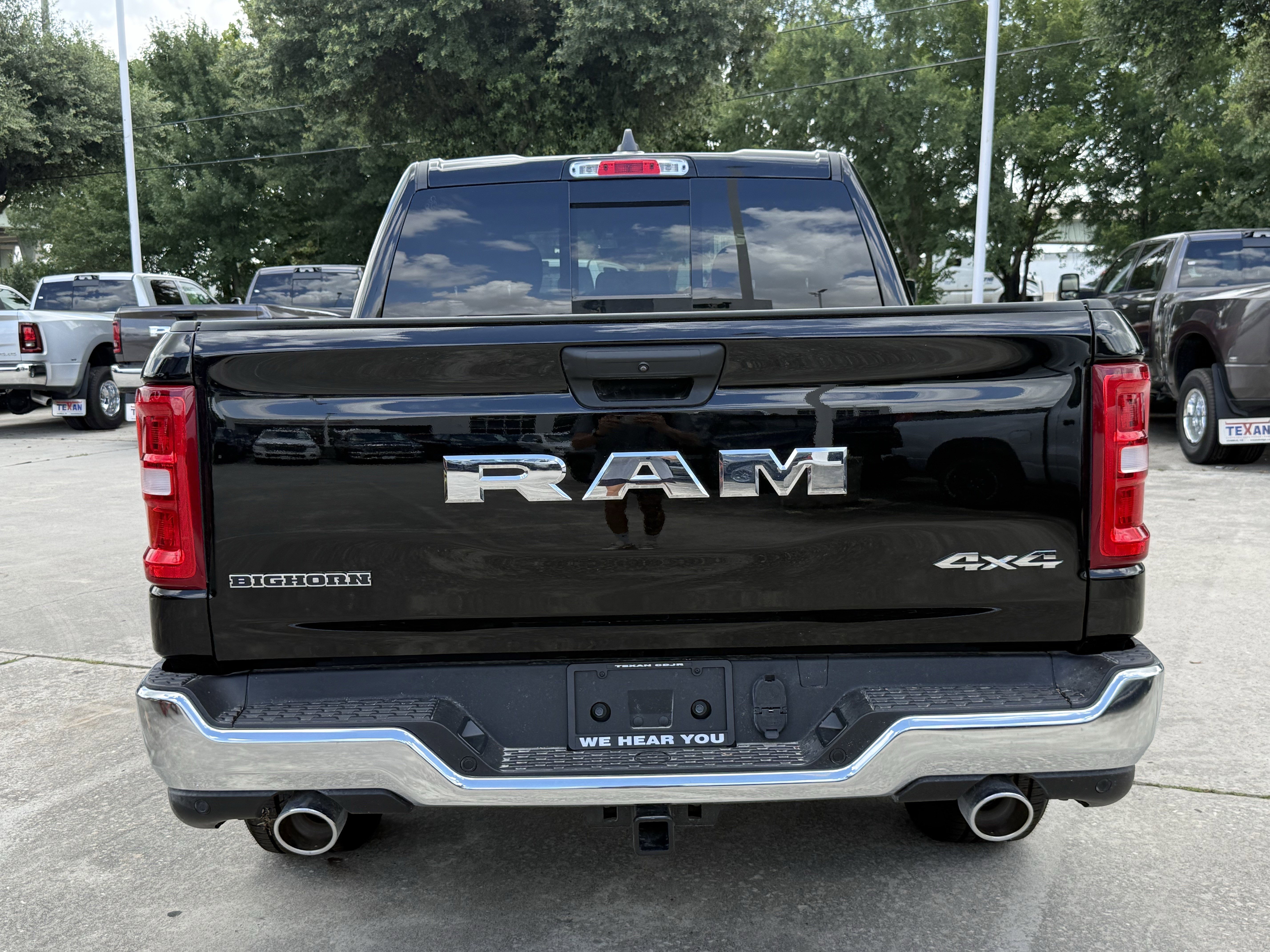 New 2026 Diamond Black Crystal Pearl-Coat Exterior Paint RAM Big Horn image 5