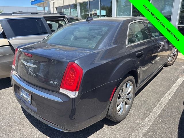 Used 2018 Steel Metallic Chrysler Touring image 8