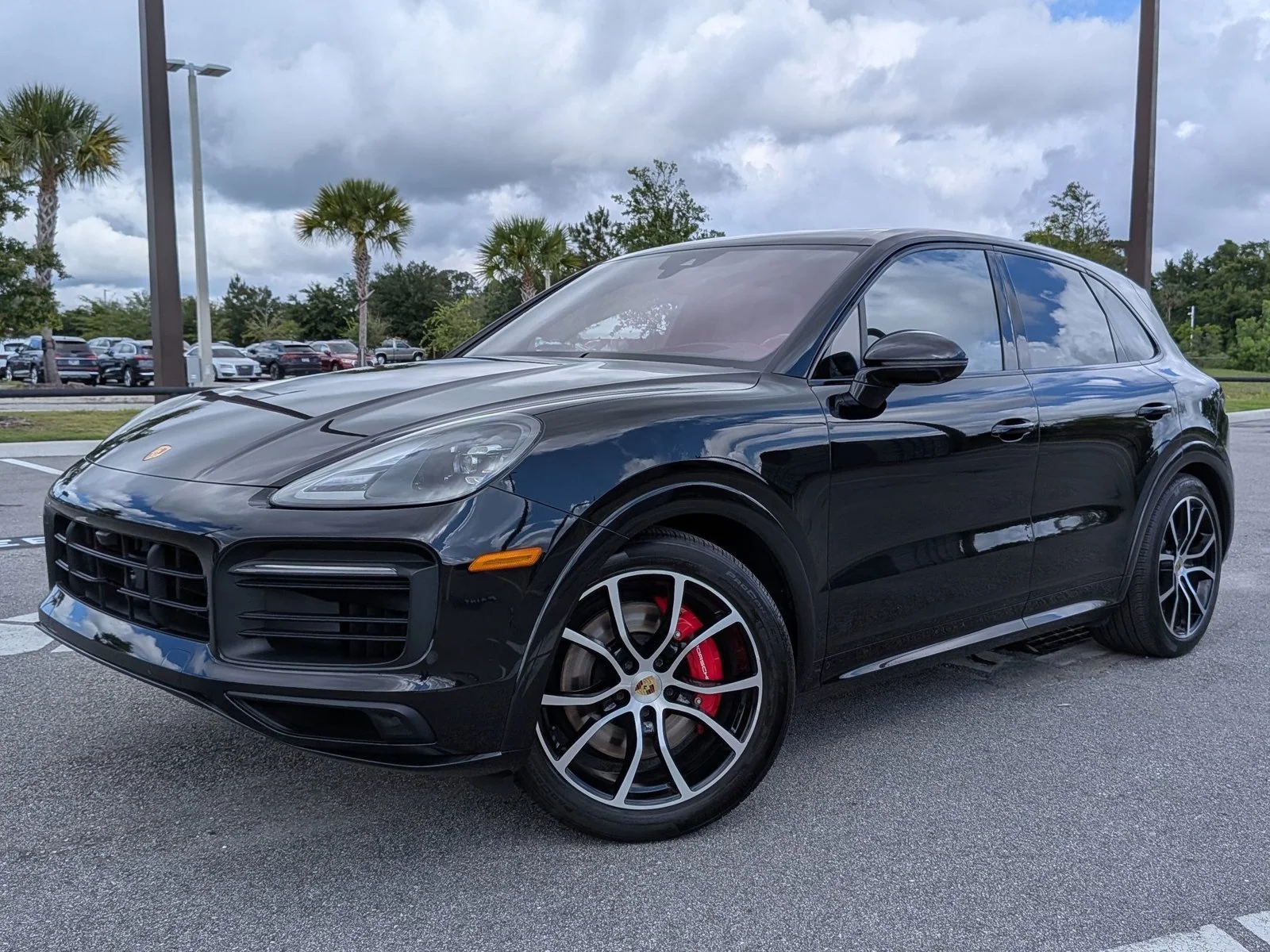 2023 Porsche Cayenne GTS's photo