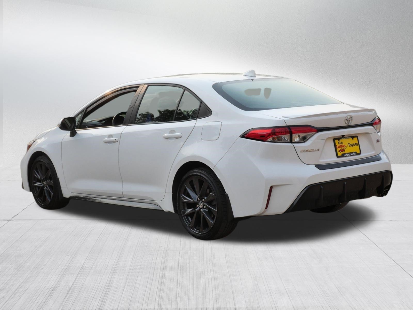 Certified Used 2023 Ice Cap Toyota SE image 6