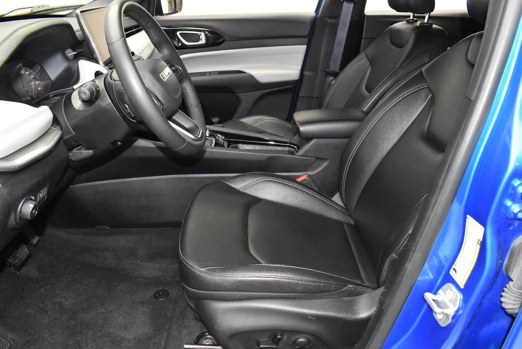 Used 2025 Blue Jeep Limited image 13