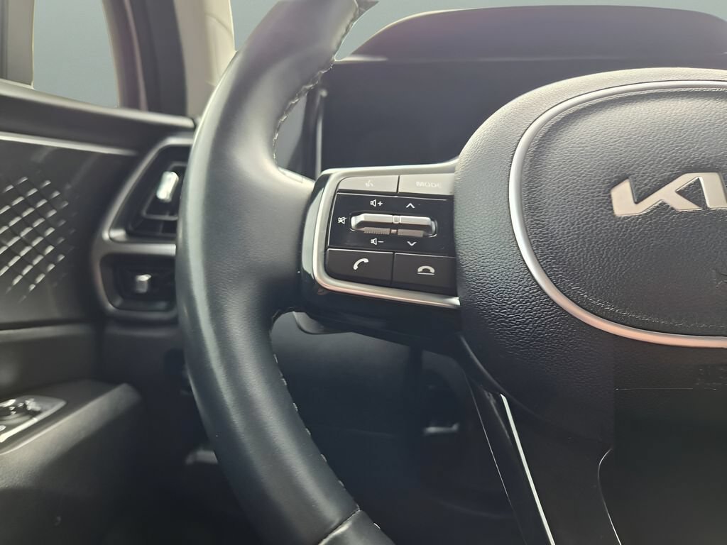 Used 2023 White Kia X-Line EX image 28