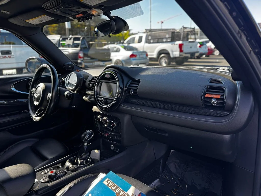 Used 2016 Gray MINI Clubman image 9