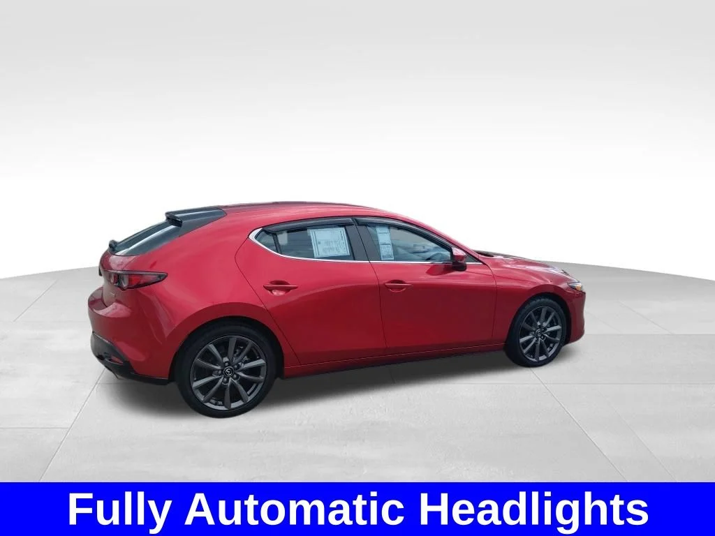 Used 2021 Red Mazda Select image 10