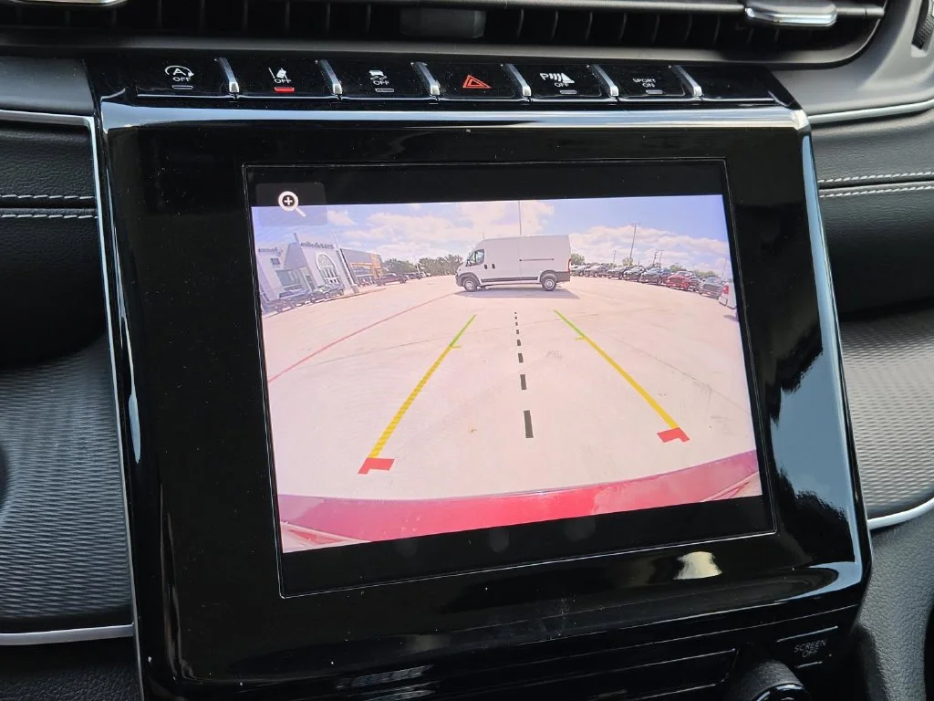 Used 2023 Red Jeep Laredo image 28