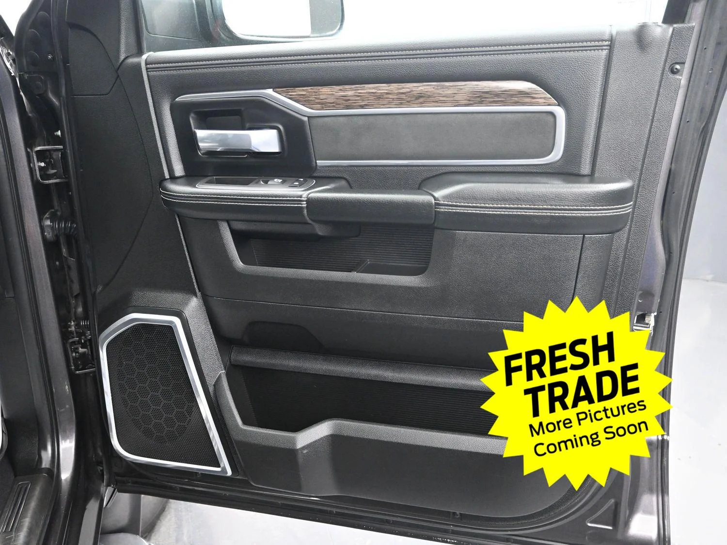 Used 2021 Granite Crystal Metallic Clearcoat Ram Laramie image 10