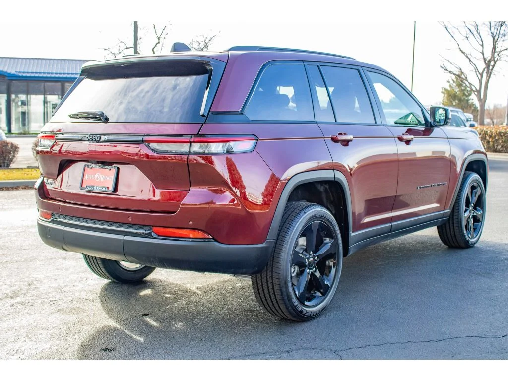 New 2025 Velvet Red Pearlcoat Jeep Altitude X image 7