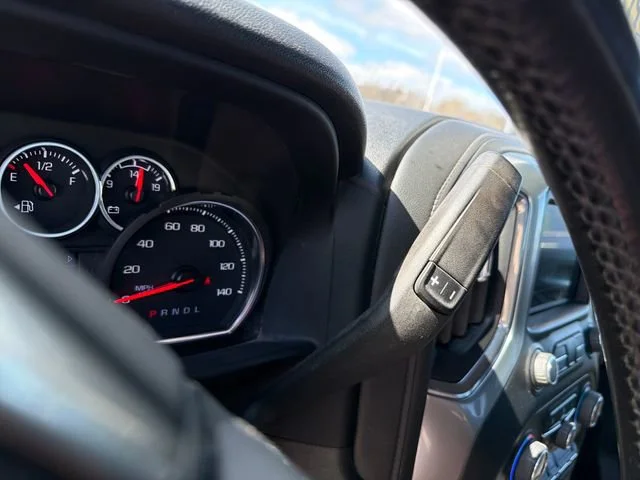 Used 2022 Summit White Chevrolet LT image 28