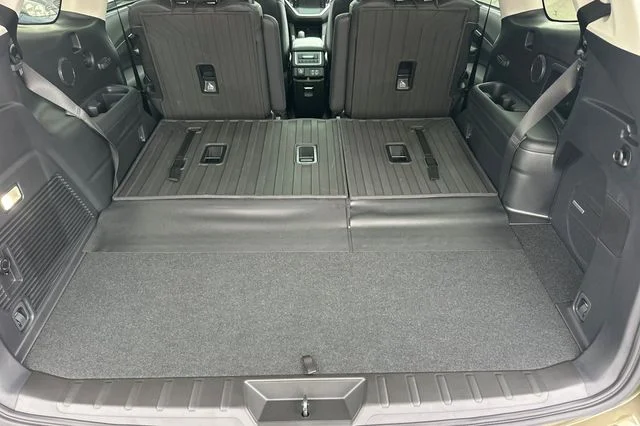 New 2026 AUTUMN GREEN METALLIC Subaru Touring 7-Passenger image 13