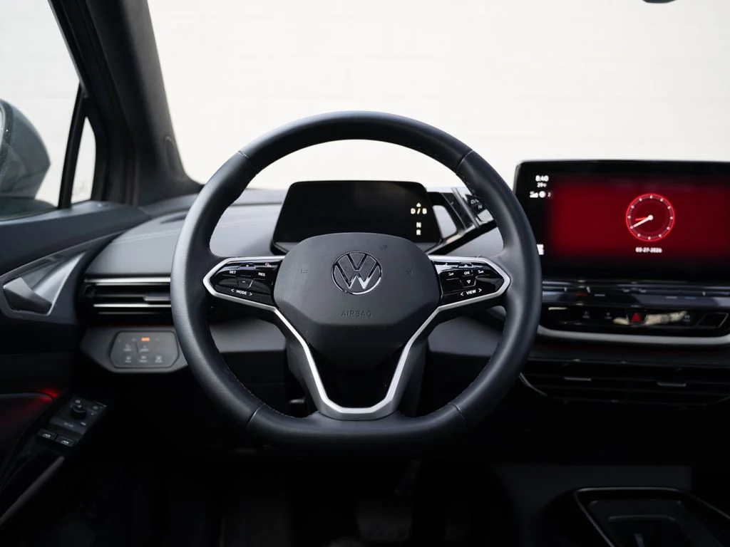 Used 2023 Gray Volkswagen Pro S image 23