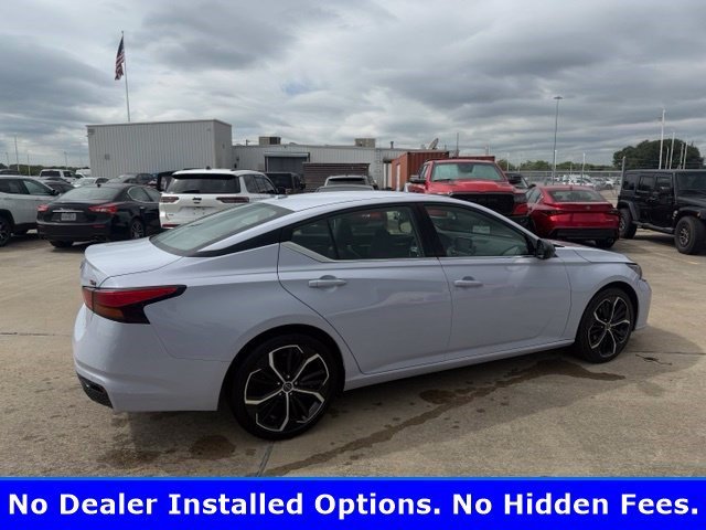 Used 2025 Gray Sky Pearl Nissan SR image 3
