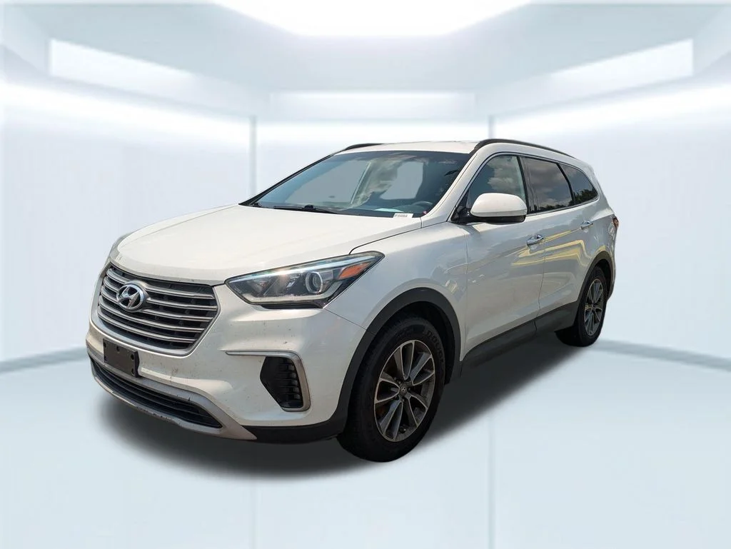 Used 2017 White Hyundai SE image 1