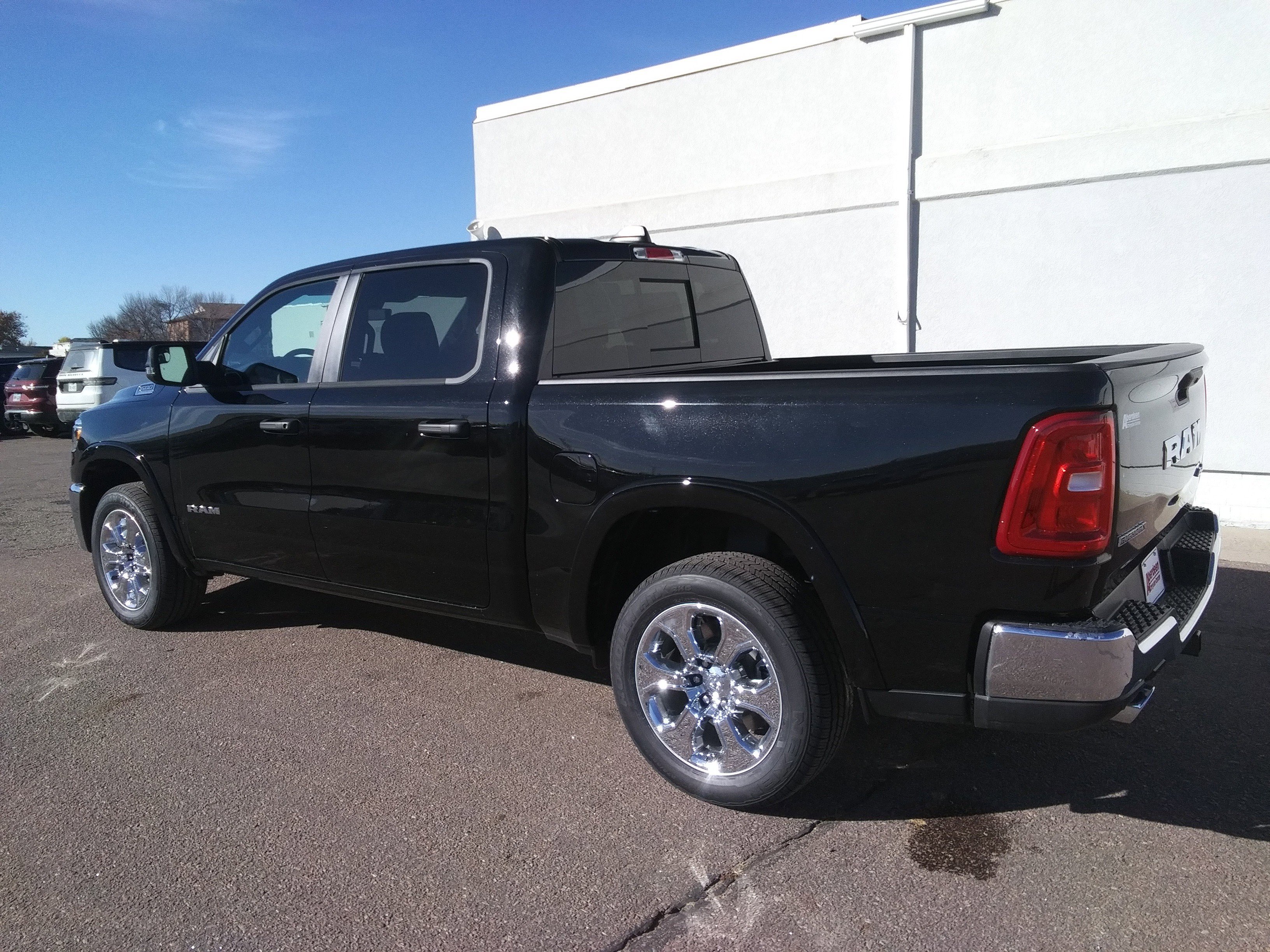 New 2026 Diamond Black Crystal Pearl-Coat Exterior Paint RAM Big Horn/Lone Star image 8