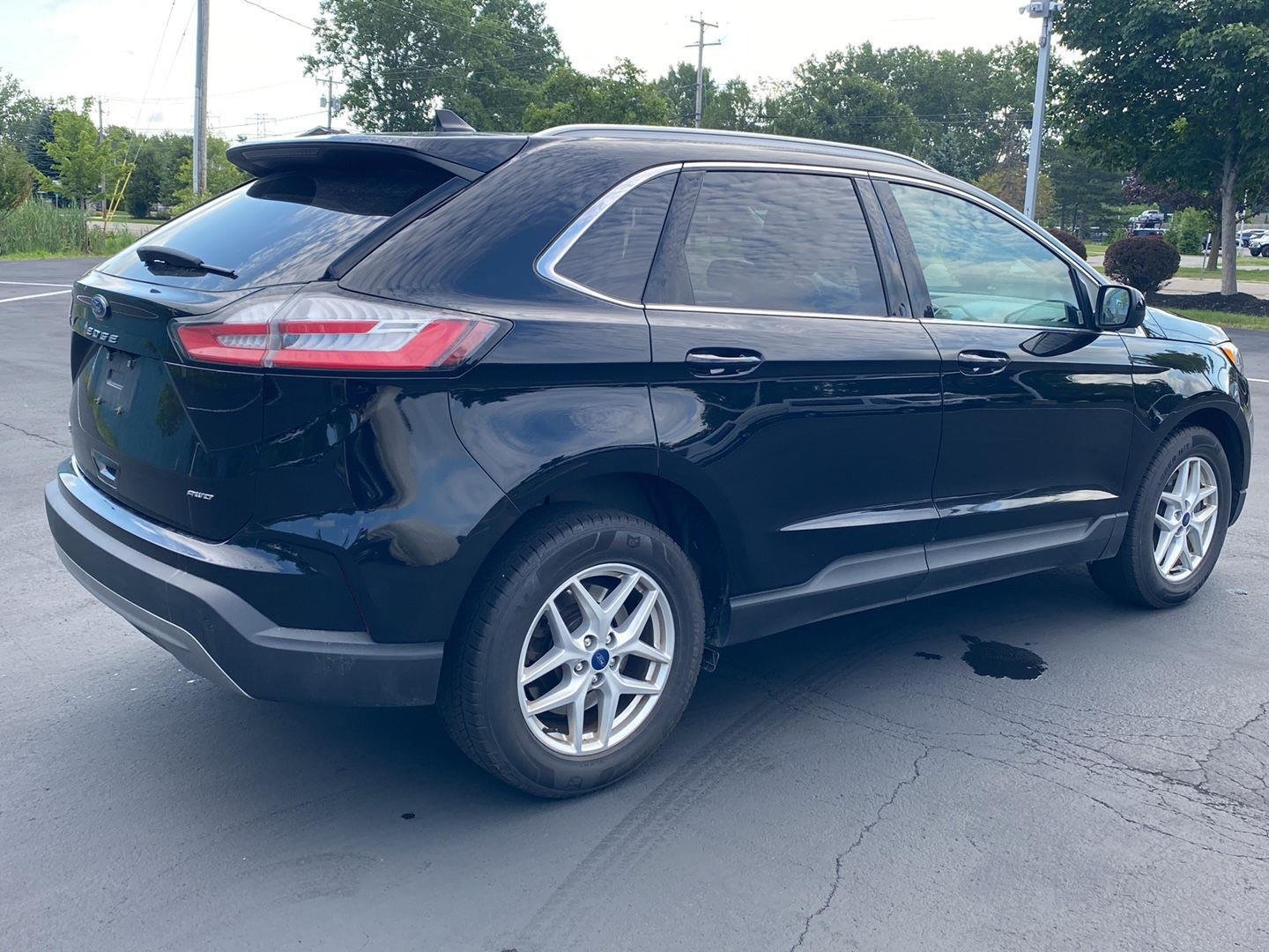 Used 2022 Agate Black Ford SEL image 10