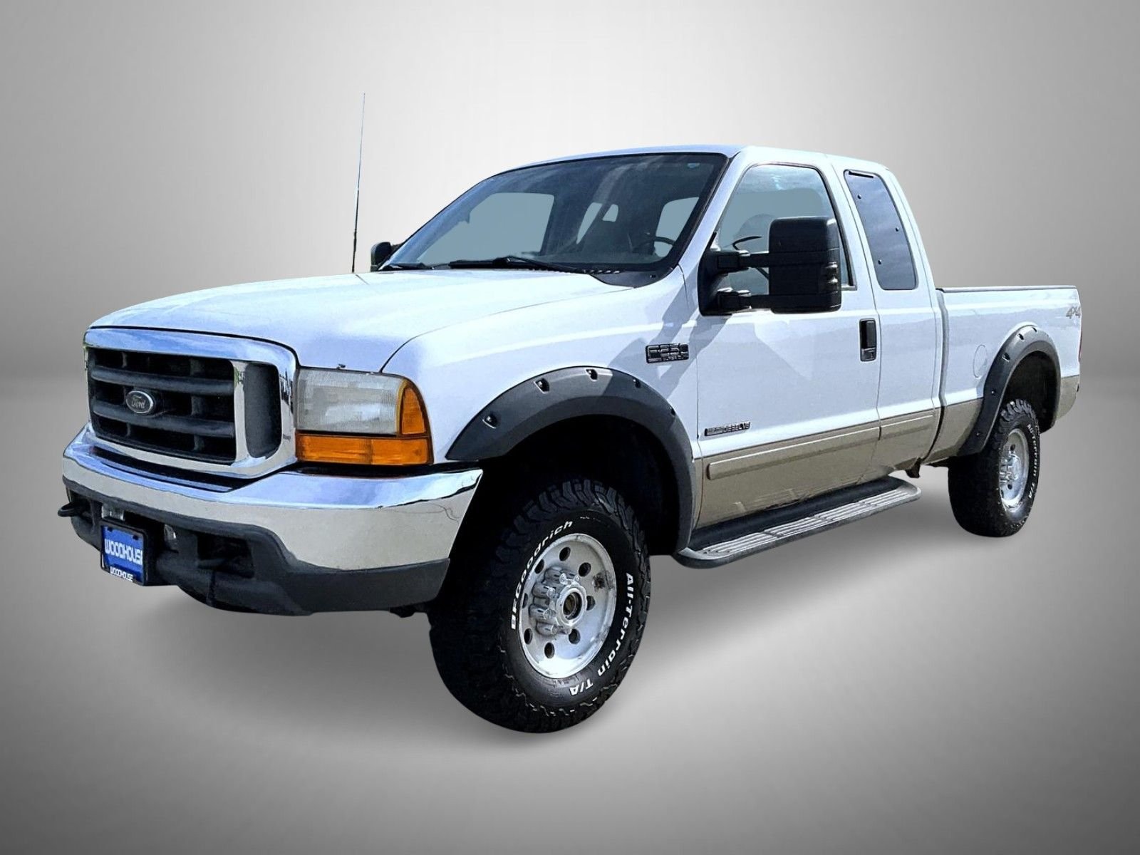 Used 2001 White Ford Lariat image 1