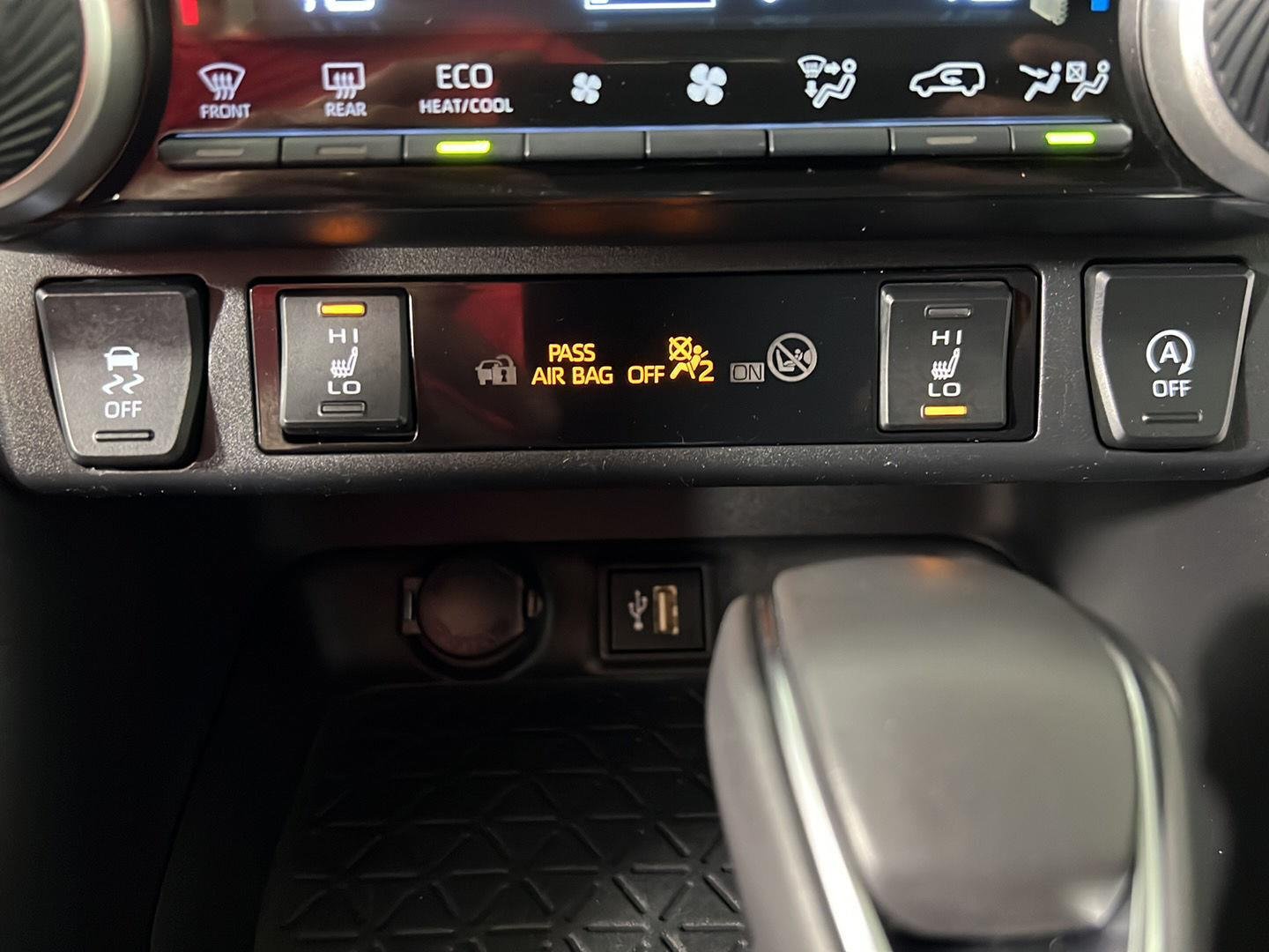 Used 2023 Silver Sky Metallic Toyota XLE Premium image 31