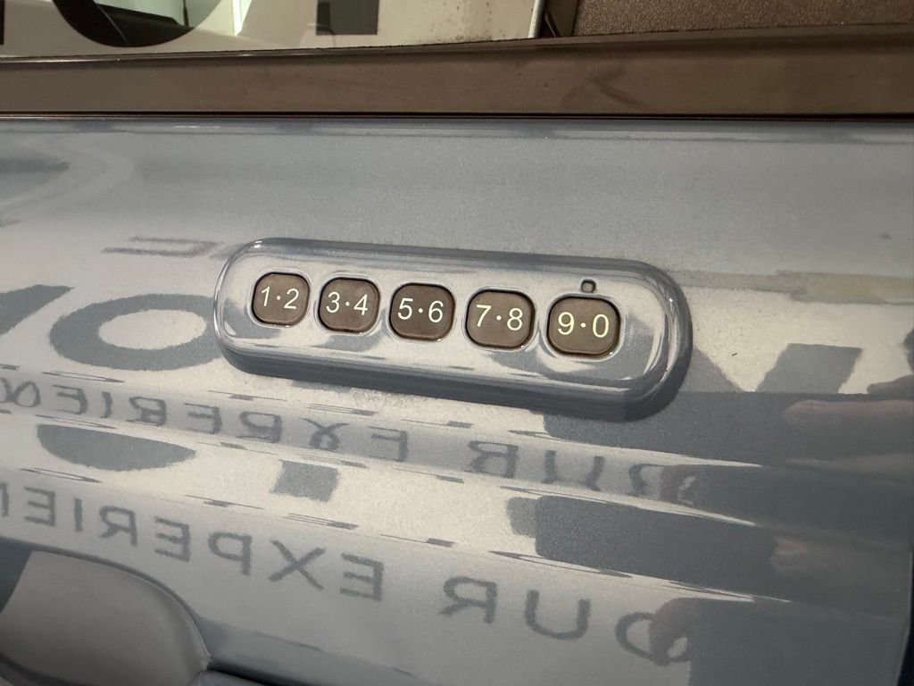 Used 2023 Gray Ford Wildtrak image 6