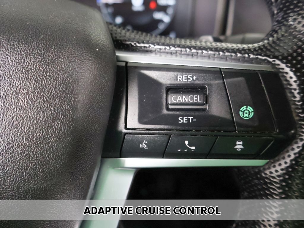 Used 2022 White Mitsubishi SEL image 4