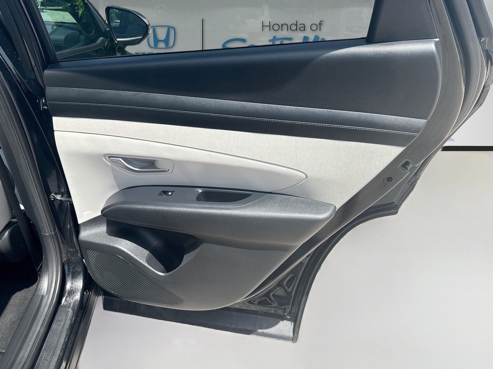 Used 2025 Phantom Black Hyundai SEL Convenience image 31