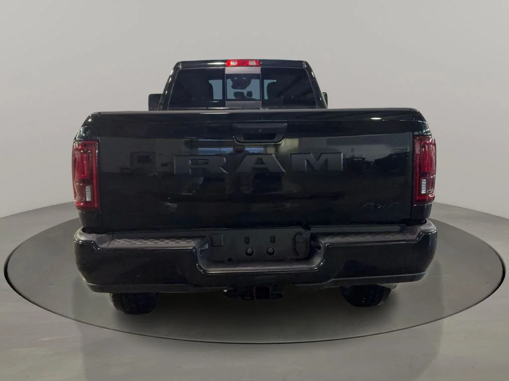 New 2026 Diamond Black Crystal Pearl-Coat Exterior Paint RAM Tradesman image 6