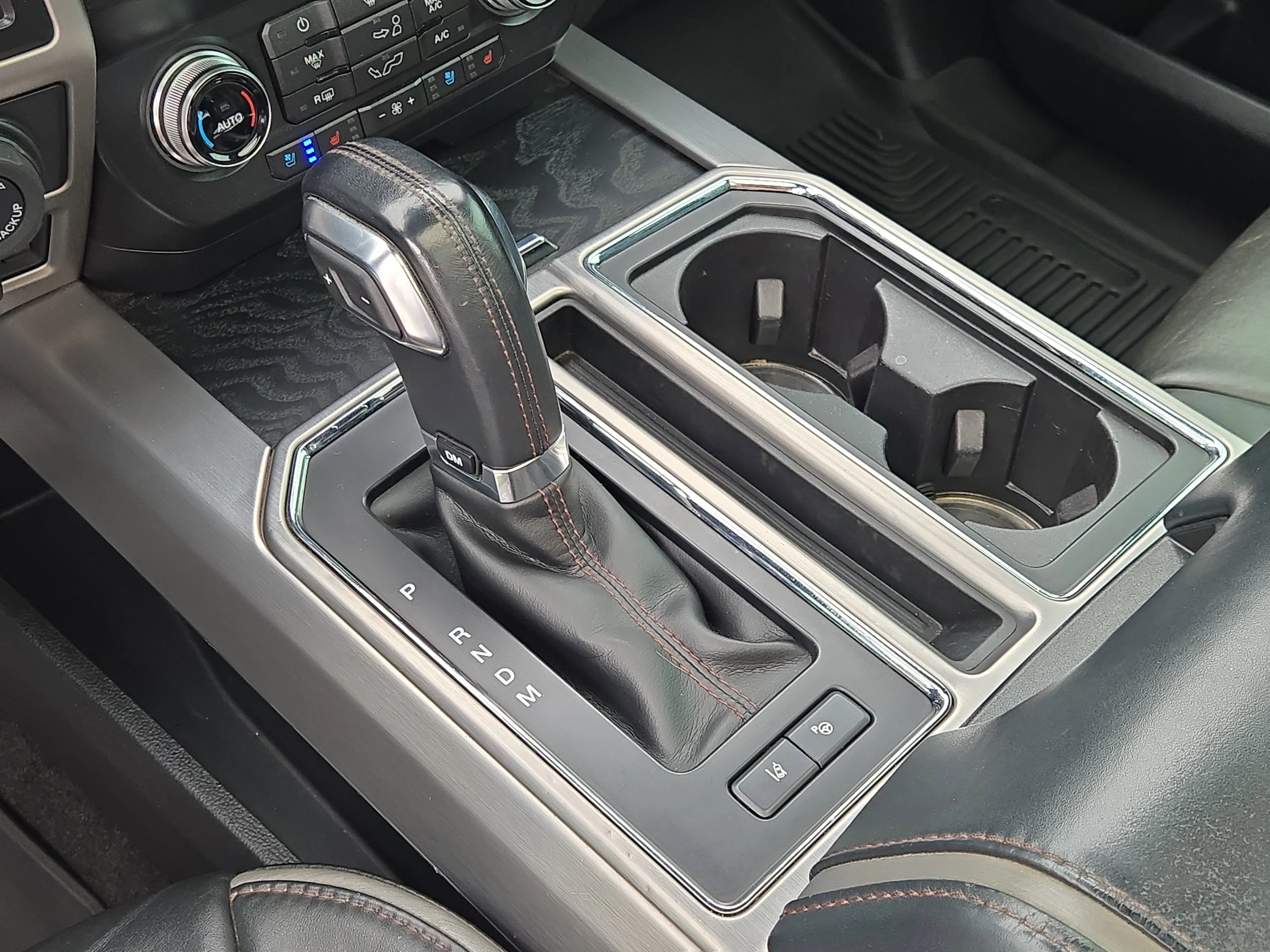 2019 Ford F-150 Platinum - Photo 30