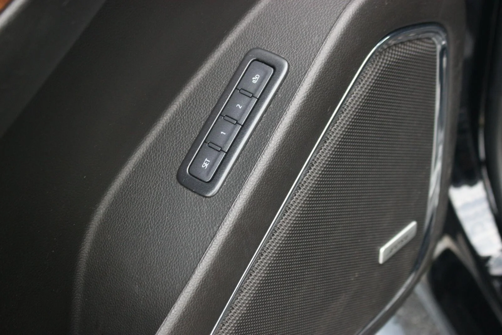 Used 2020 BLACK Chevrolet Premier image 14