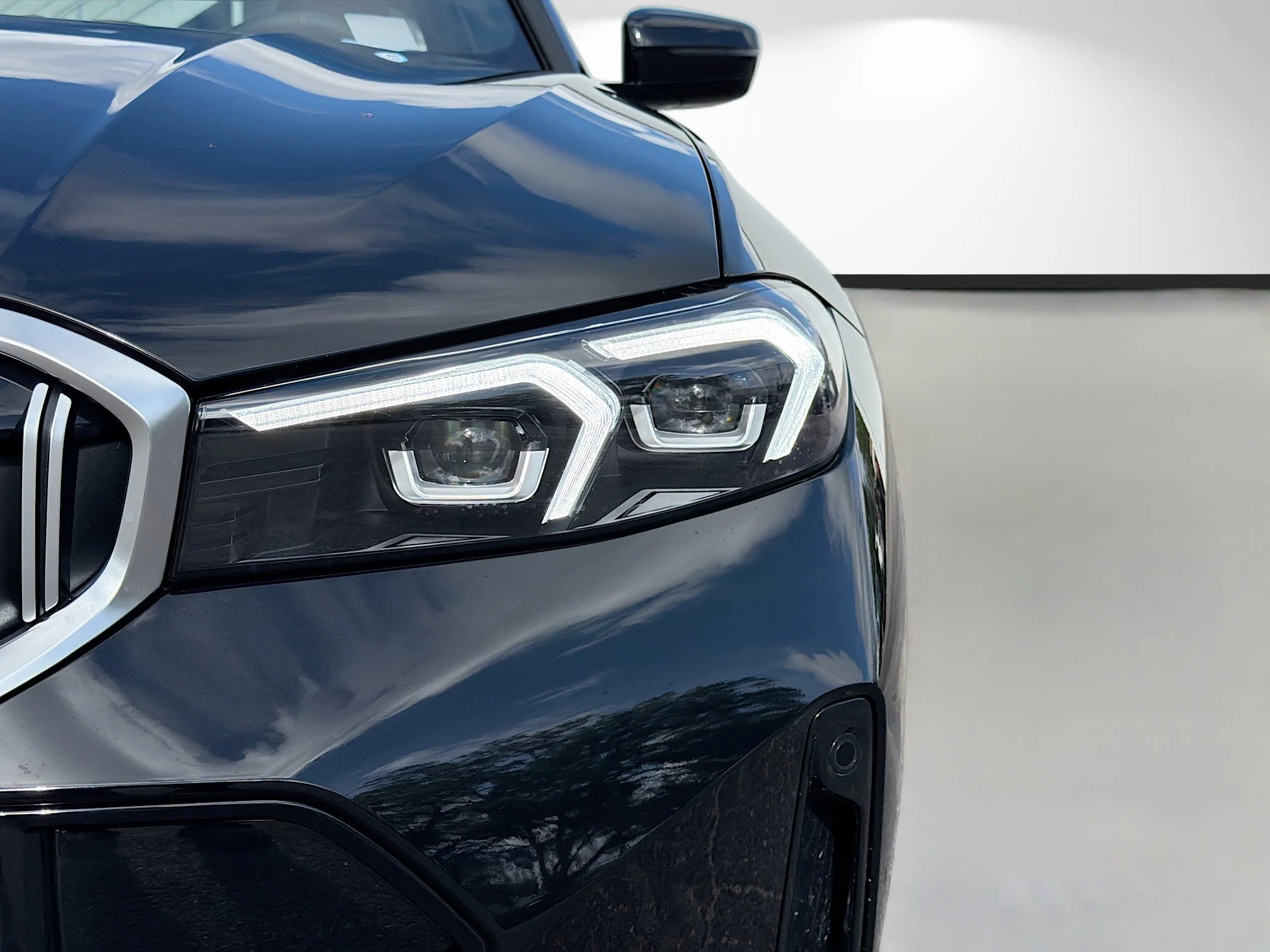 New 2026 Black Sapphire Metallic BMW 330i NA image 9