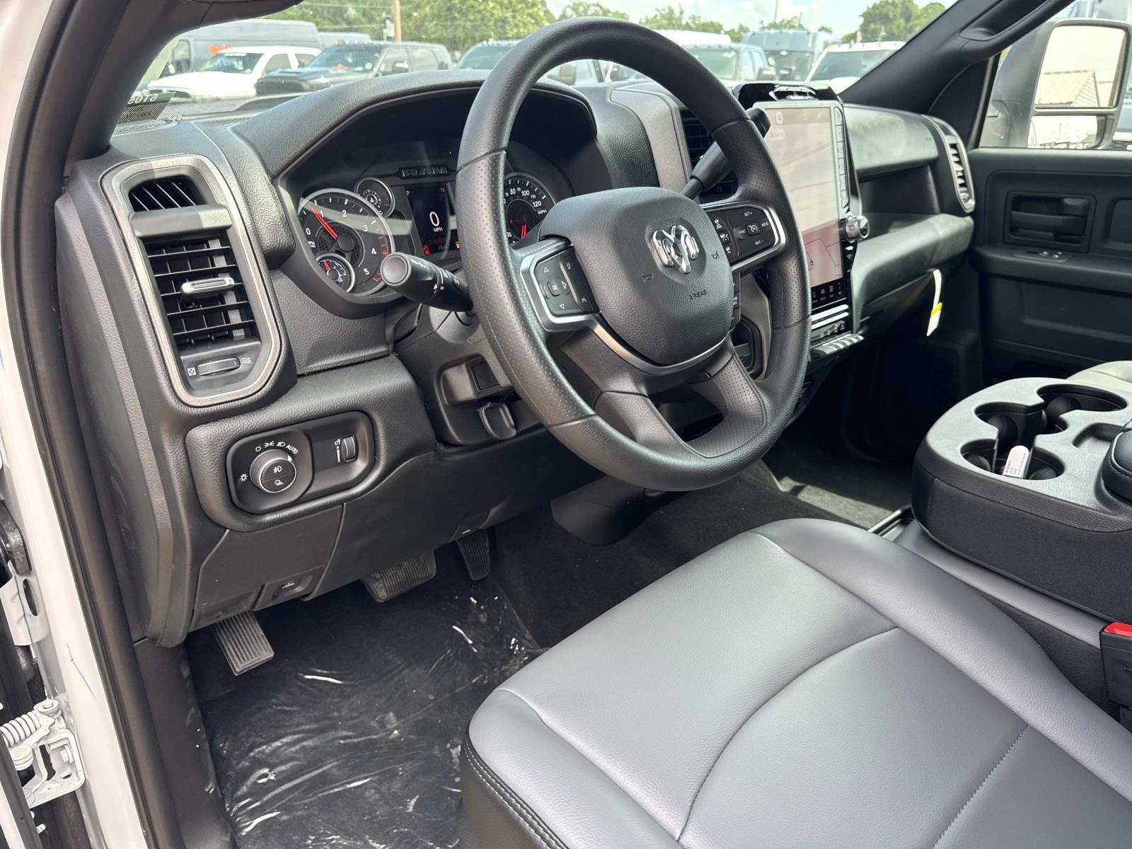 New 2026 Bright White Clearcoat RAM Tradesman image 9