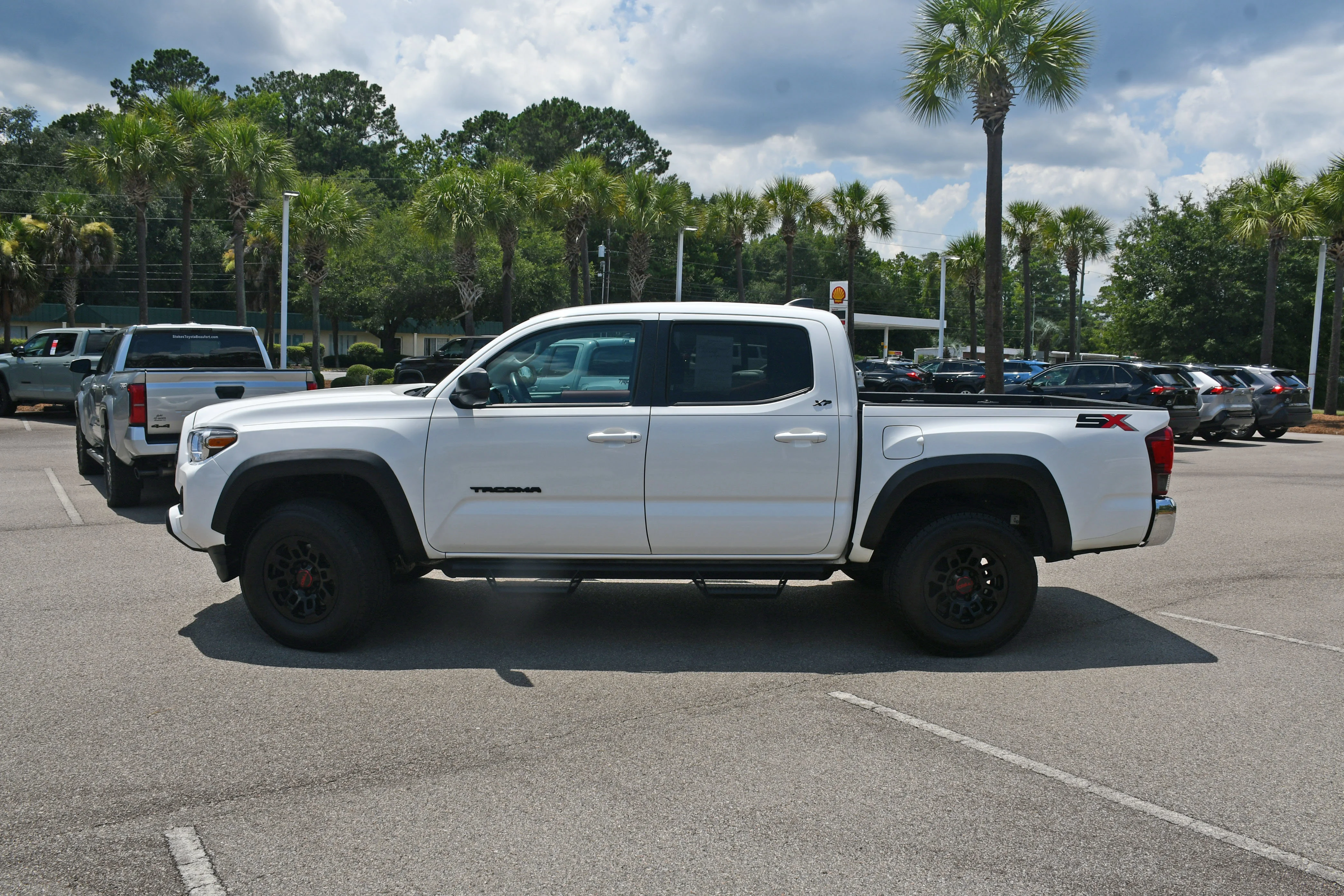Used 2023 White Toyota SR5 image 4
