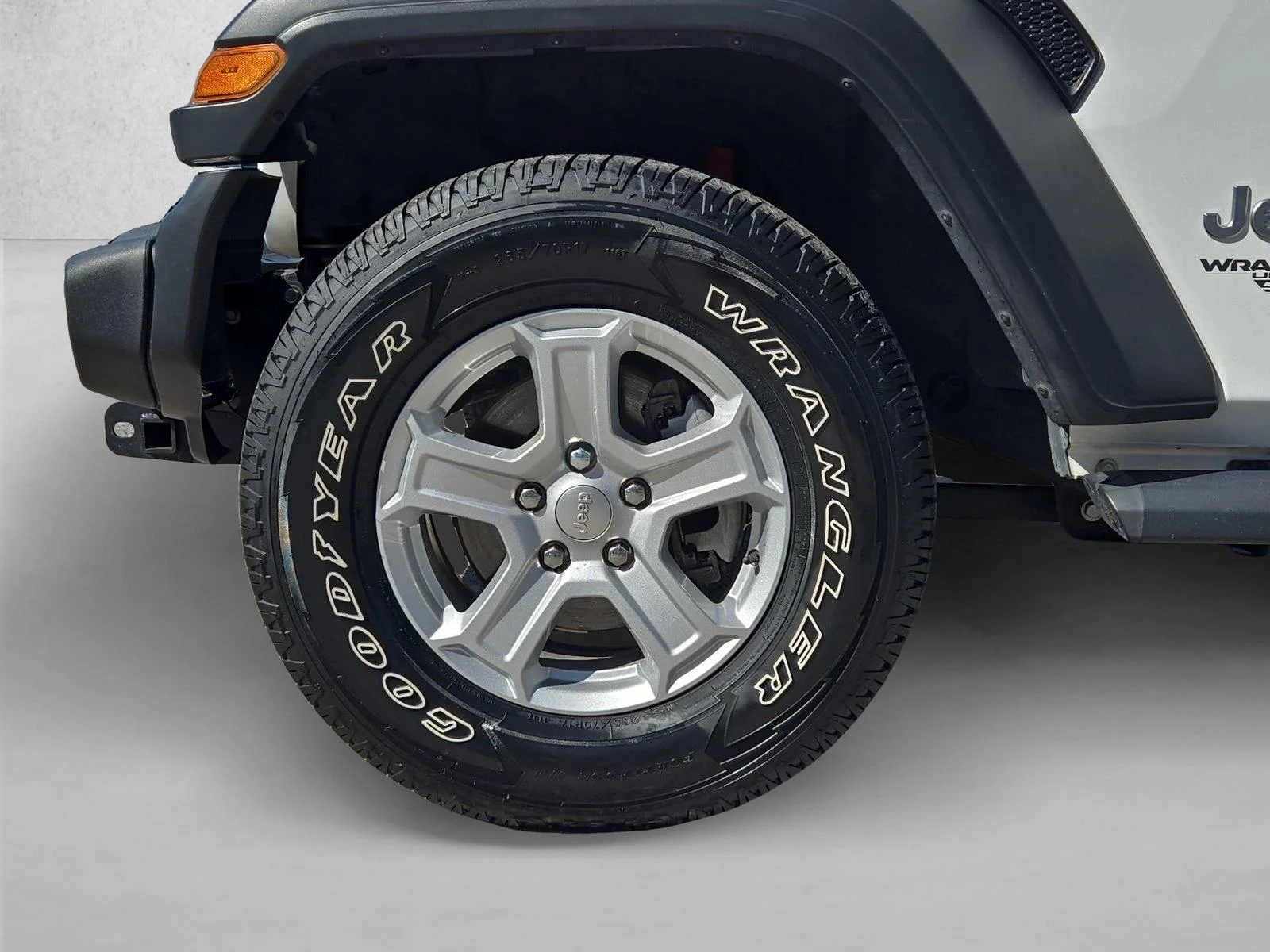 Used 2020 Bright White Clearcoat Jeep Sport S image 23